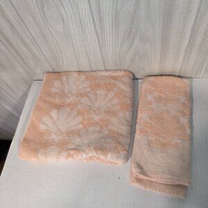 VTG 2-PC FIELDCREST Peach Sculpted Seashell Fringed TOWELS Cotton - Bath, 1 Hand